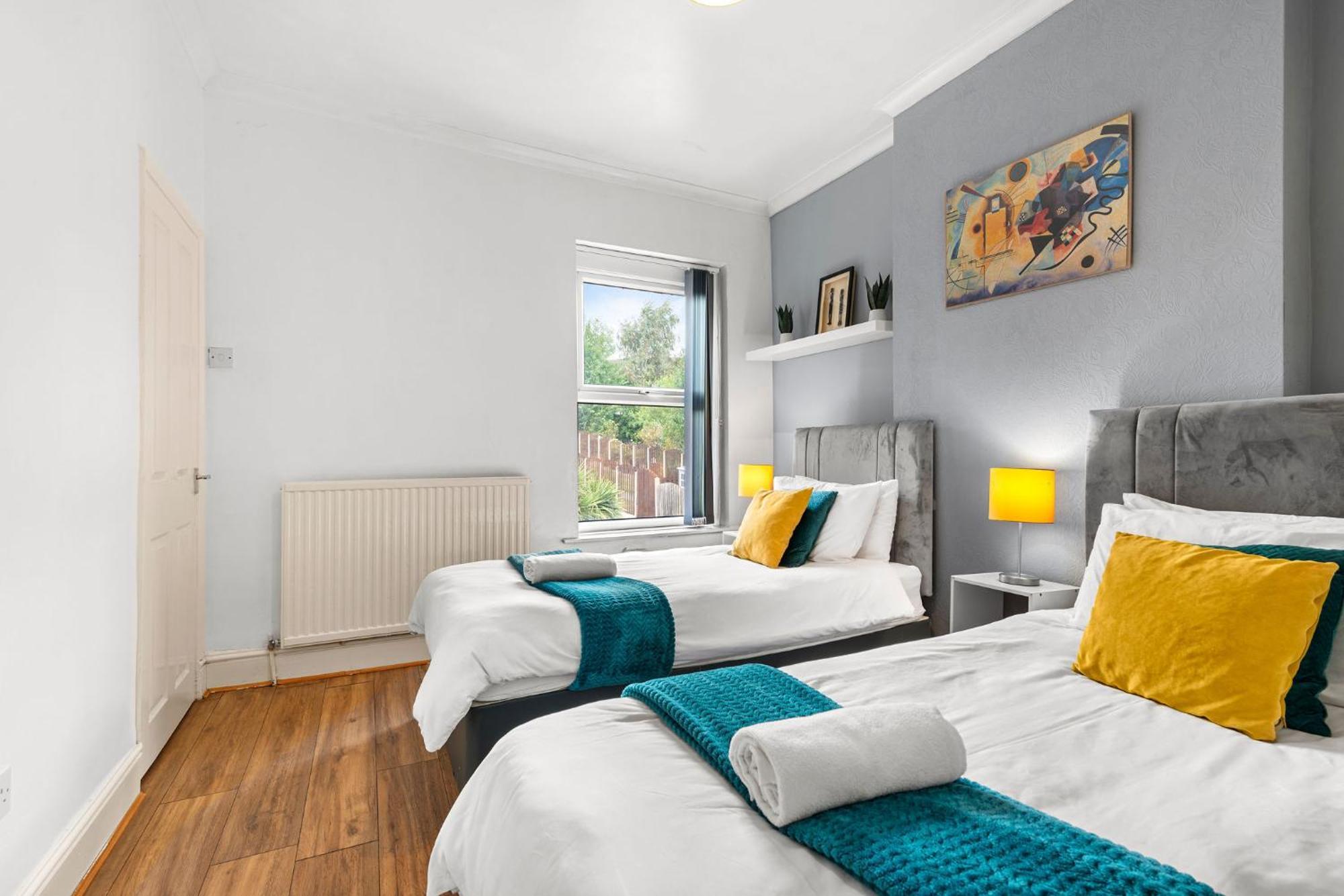 Hilltop Place Suites Near Meadowhall Sheffield Kültér fotó