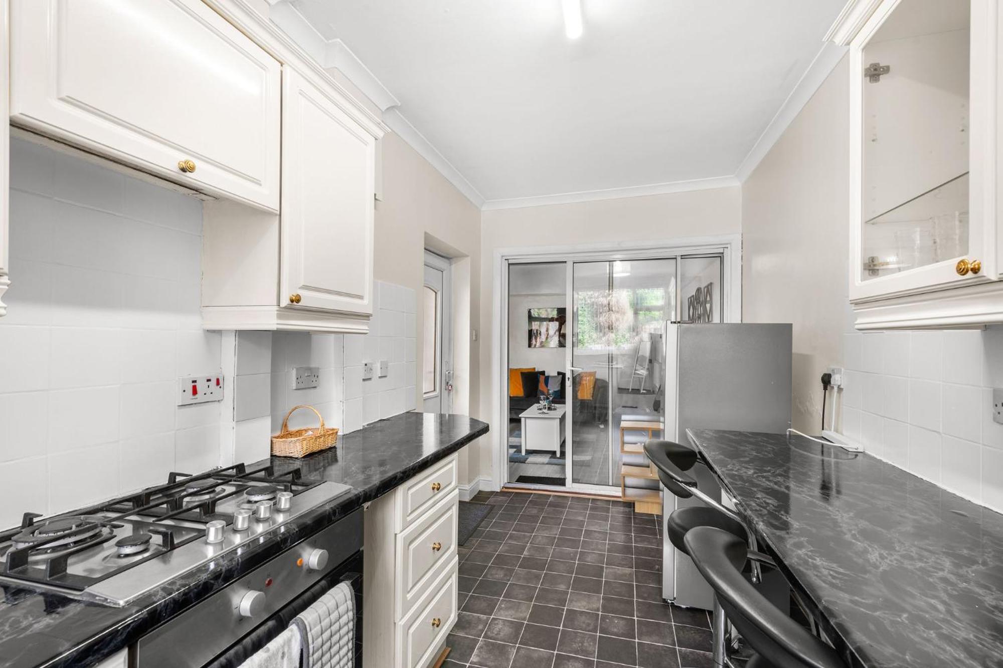Hilltop Place Suites Near Meadowhall Sheffield Kültér fotó