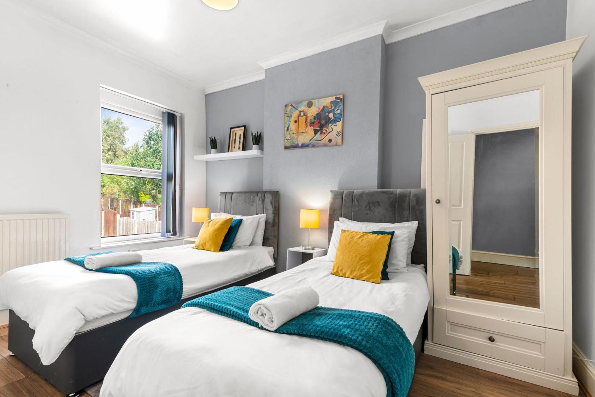 Hilltop Place Suites Near Meadowhall Sheffield Kültér fotó