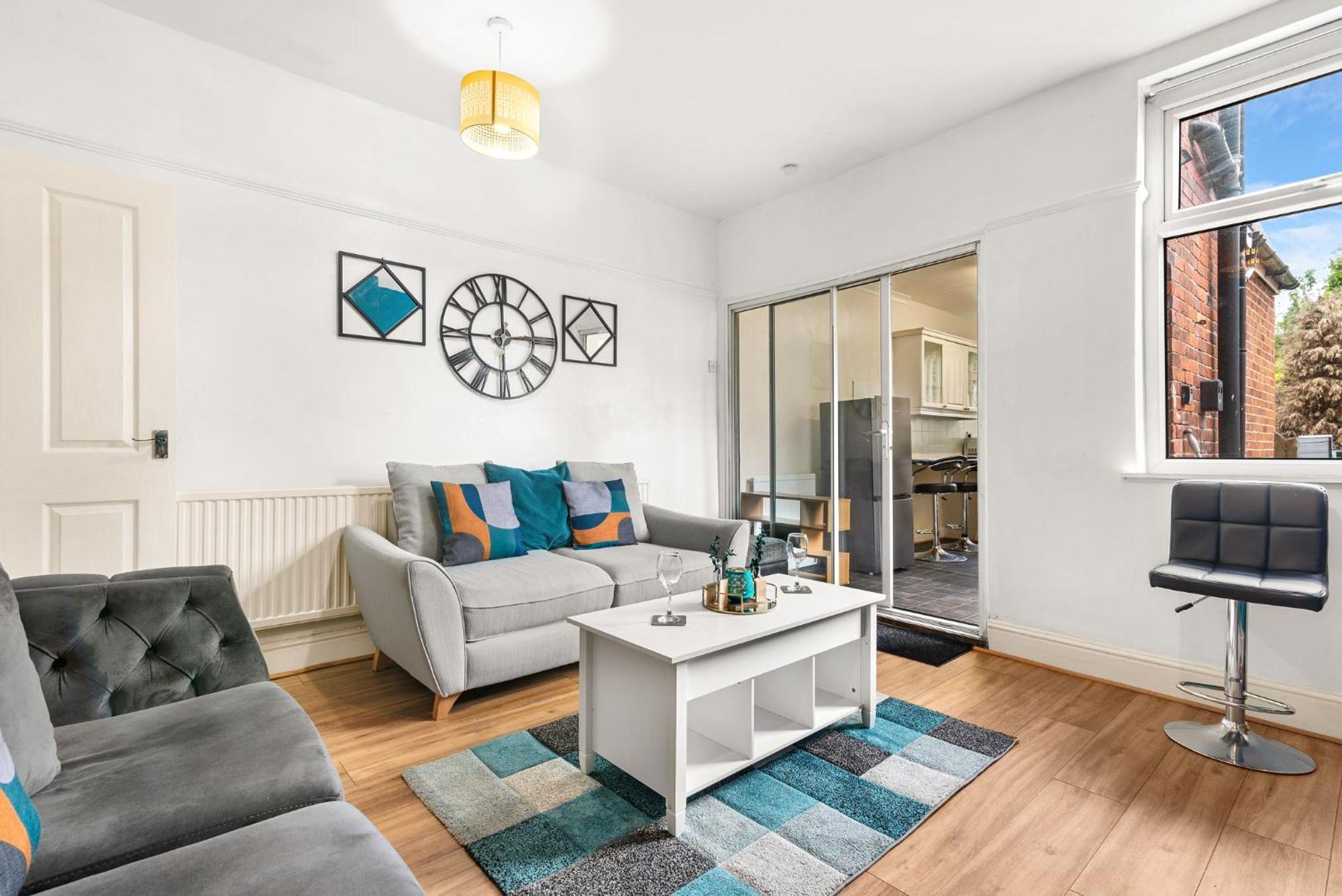Hilltop Place Suites Near Meadowhall Sheffield Kültér fotó