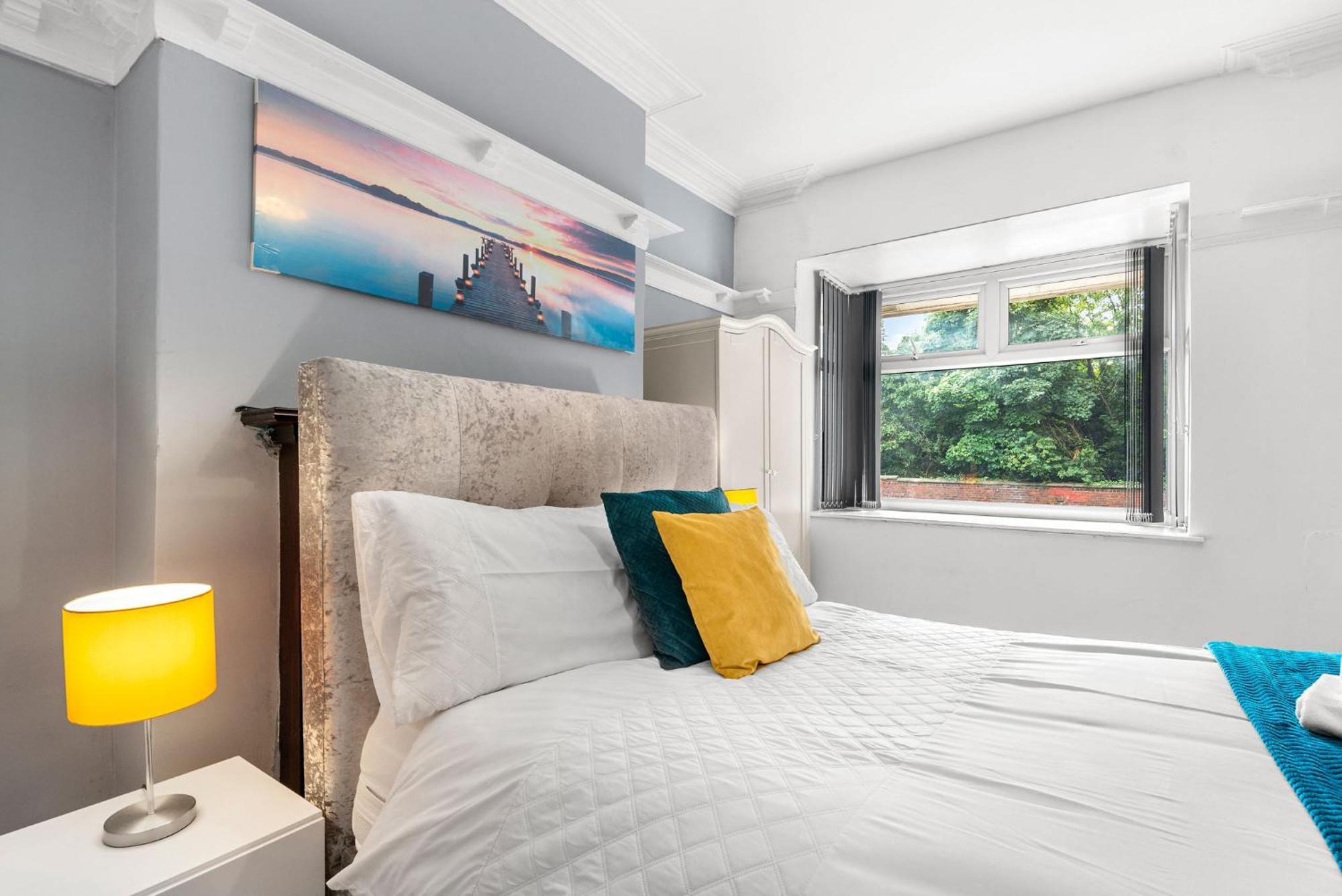 Hilltop Place Suites Near Meadowhall Sheffield Kültér fotó